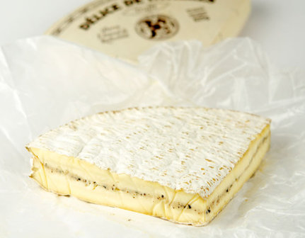 Brie fermier a la truffe delice de Faviere