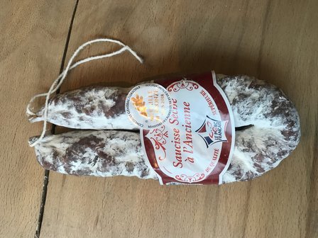 Saucisse S&egrave;che &agrave; l&#039; Ancienne - gedroogde worst